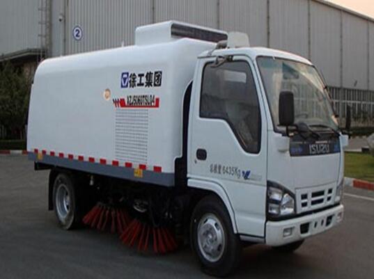 1114扫路车.jpg 1114扫路车.jpg